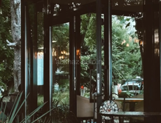 В Ресторан Loona