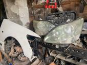 Передние фары и правая крыло на Lexus ls 