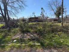 Срочно продаю место под гараж или магазин 