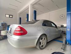 Mercedes-Benz 200-Series