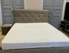 Кровать с матрасом 