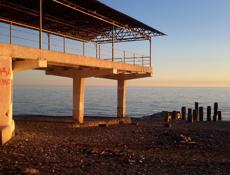 Объект на пляже ( рядом с МВО )