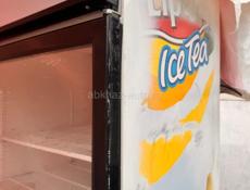 Витринный холодильник 