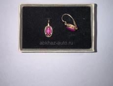Золотые  рубиновые серьги 585