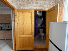 . Сдам студию  на двоих в десяти минутах от берега  в 15 минутах пешком от центрального рынка.   90