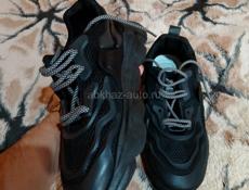 Прадаю обувь