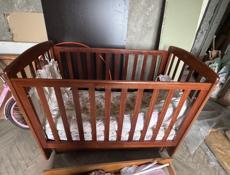 Продаю кроватку детскую со всеми принадлежностями 