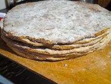 Медовые коржи 