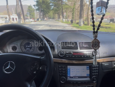 Mercedes-Benz 200-Series