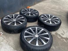 Комплект колес с резиной и с родными болтами 20 размер