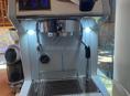 Продается Кофе машина . Мощность 2650 вт 
