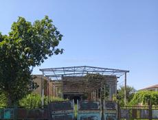 Продается участок в с.Алахадзы,13соток,ул.Эшба 72,у трассы.