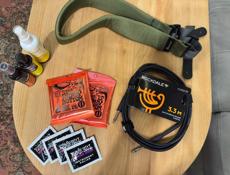 СРОЧНО ПРОДАЁТСЯ ГИТАРА