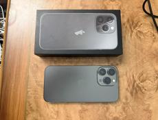 Айфон 13 про в отличном состоянии чехол в подарок  коробка есть..АКБ 79%  