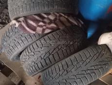 Продам шипованные зимние  ,или обменяю шины 