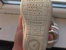 Детские кроссовки Geox