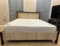 Кровать с матрасом 