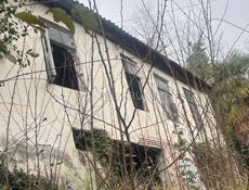 6 сот с ветхим домом в г.Гагра