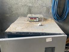 Продаю два инкубатора. Вместимость- 500 яиц каждый. 