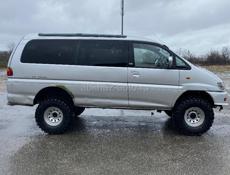 Mitsubishi Dingo