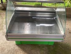 Холодильник витриный 