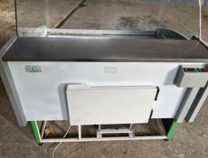 Холодильник витриный 