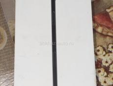 Айфон АЕR 17 брали с магазина телефон в использывание два месяца продаю срочно 