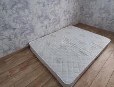 Матрас 160х200 б/у с наматрасником