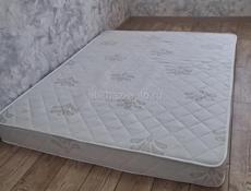 Матрас 160х200 б/у с наматрасником