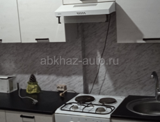 Сдам на круглый год россиянам или местным русским однокомнатную просторную квартиру с простым ремонтам ,на новом районе. 90.