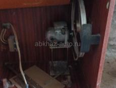 Продам швейную машинку