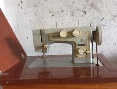 Продам швейную машинку