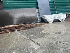 Продаю окна, дверь металл, холодильник б/у