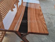 Стол из слэба карагача и эпоксидной смоли 