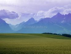 Участок в городе Гудаута (по центральной трассе,рядом с подорожником )