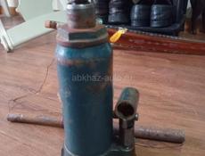 Домкрат гидравлический 