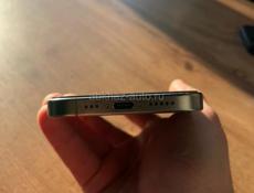 Продаю айфон 15 про