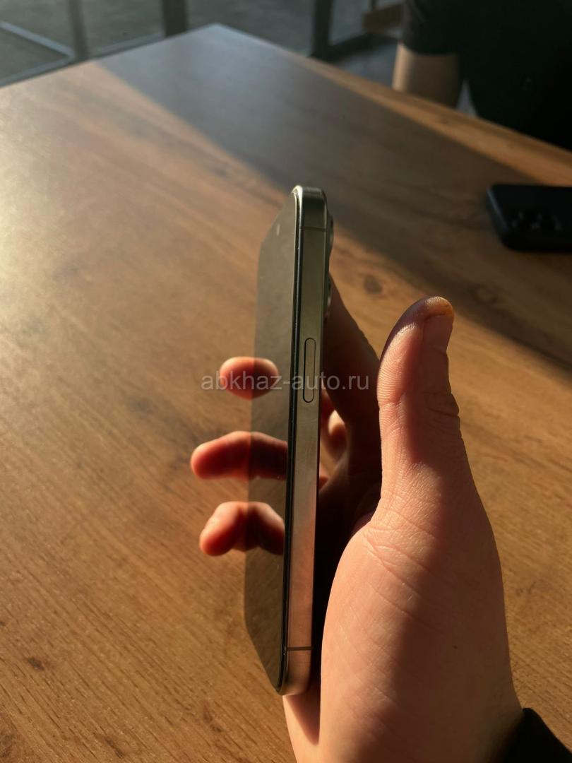 Продаю айфон 15 про 