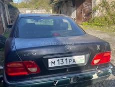 Mercedes-Benz 200-Series