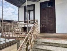 БЕЛЬЭТАЖНЫЙ ДОМ  В СУХУМЕ НА ТУРБАЗЕ 