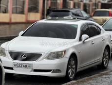 Lexus LS
