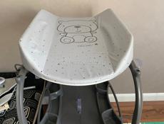 продается пеленальный столик с ванночкой 2 в 1 на колесах