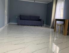 Сдаётся дом первый этаж со всеми удобствами на долгий срок, для проживание есть tv ,wifi, печка, чайник,  кондиционеры,  есть дворик где можно посидеть выпить кофе  и тд 