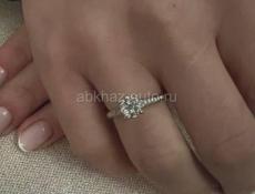 Кольцо с бриллиантами 