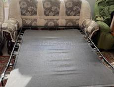 Диван и два кресла 