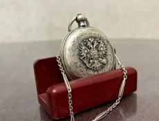 Серебряные часы 