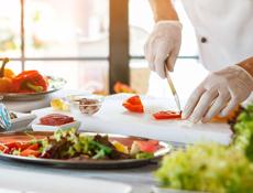 Повар универсал с опытом! Не старше 40лет! 