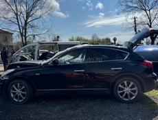 Инфинити Ex 3.7 пробег 109 и тд 