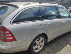 Mercedes-Benz 200-Series