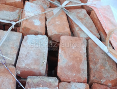 продаю кирпичи красный в большом количестве